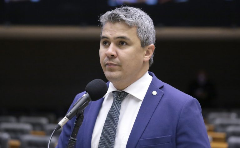 CCJ aprova mudança na LDB para adequar terminologia sobre autismo