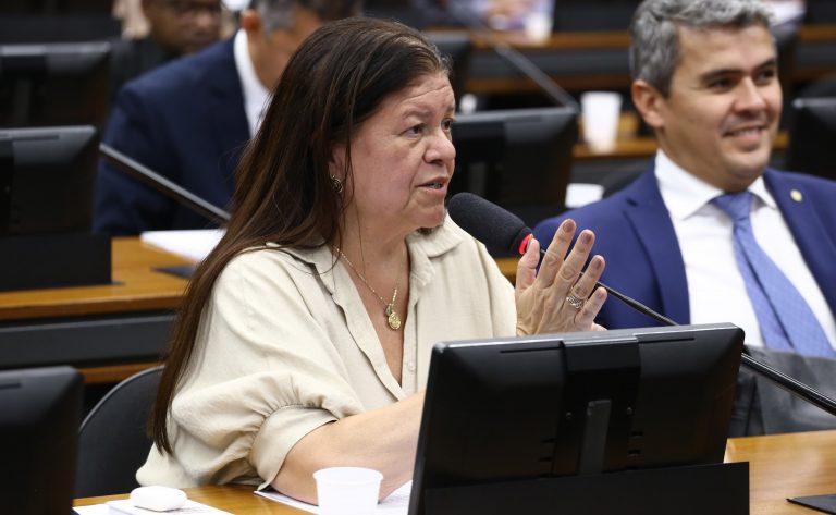 CCJ aprova multa de até R$ 15 mil por má-fé em casos de violência doméstica