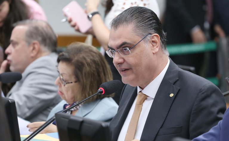 CCJ aprova PEC que dá poder privativo à Câmara para fiscalizar agências reguladoras