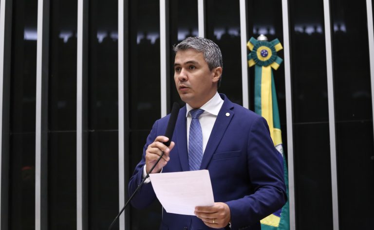 CCJ aprova prazo de 30 dias para renovar CNH de brasileiro que voltou do exterior