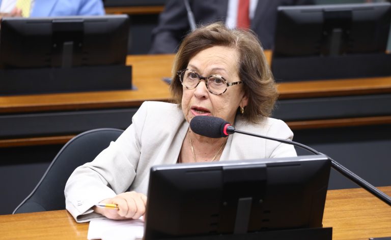 CCJ aprova projeto que protege patrimônio de vítimas de violência doméstica