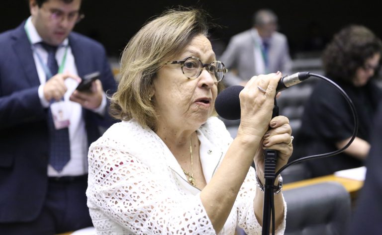 CCJ aprova reconhecimento de escolas de saúde pública como estratégicas para SUS