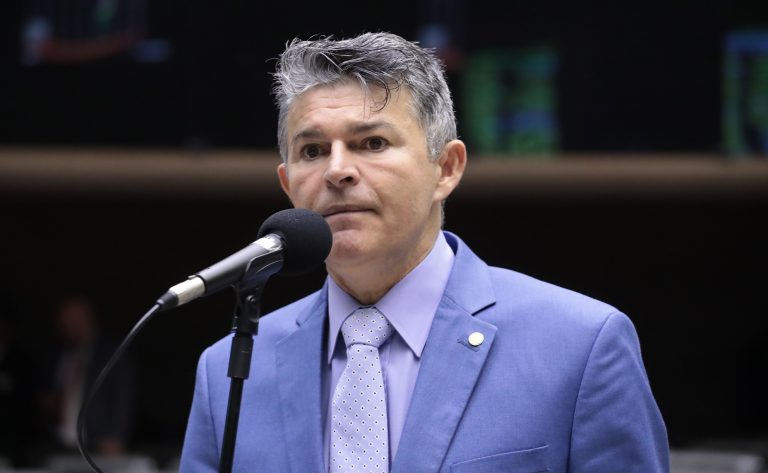 CCJ aprova regulamentação do símbolo de acessibilidade para visão monocular