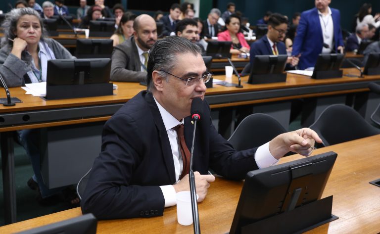 CCJ aprova sanções administrativas contra empresas que atrasam ou frustram licitações públicas