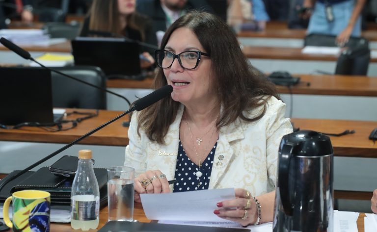 CCJ aprova uso de dados de celular para localizar aeronaves desaparecidas