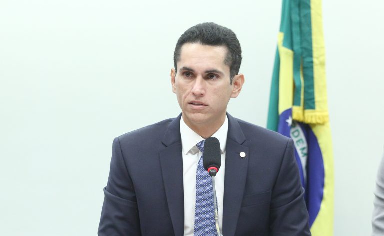 CCJ da Câmara aprova regulamentação da profissão de carnaubeiro
