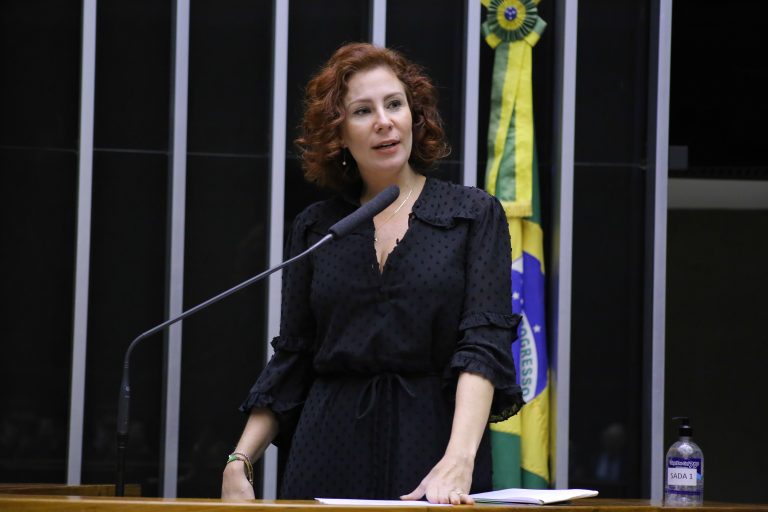 CCJ ouve ex-assessor do TSE no processo de cassação de Carla Zambelli
