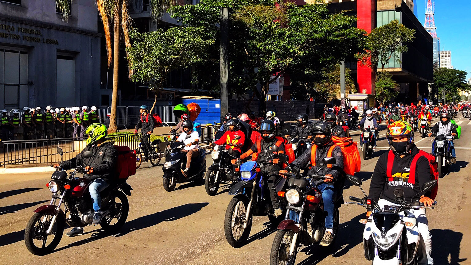 Comissão adia votação de MP sobre regras para motoboys e mototaxistas