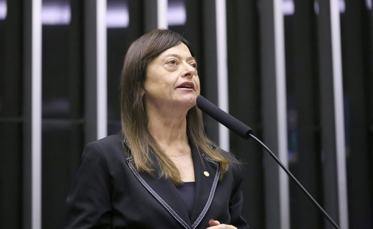Comissão aprova 20% da publicidade do governo para mídia regional