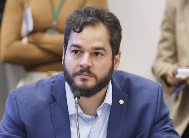 Comissão aprova ampliação da Lei do Voluntariado para assistência animal