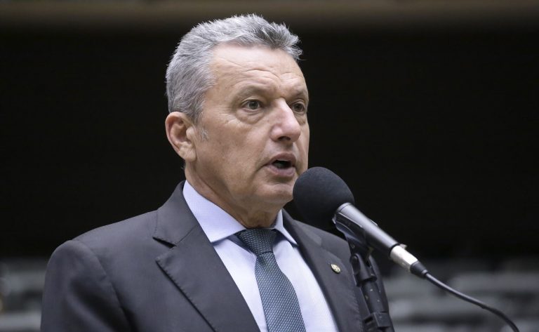 Comissão aprova apoio financeiro para atletas de baixa renda em competições