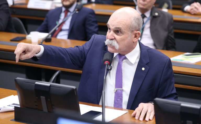 Comissão aprova aposentadoria para policial com invalidez permanente