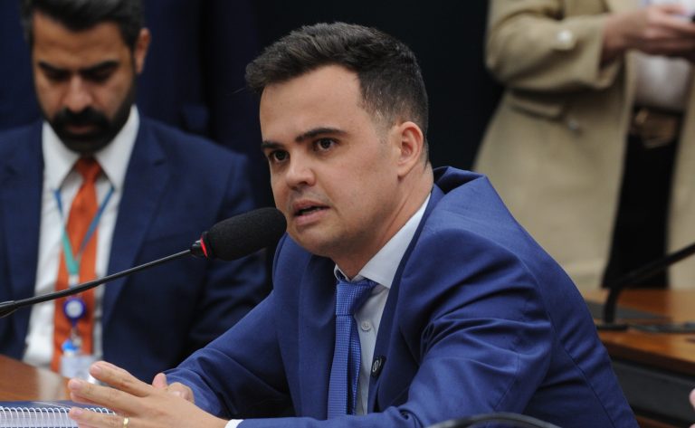 Comissão aprova atualização de tributos em nota fiscal após reforma tributária