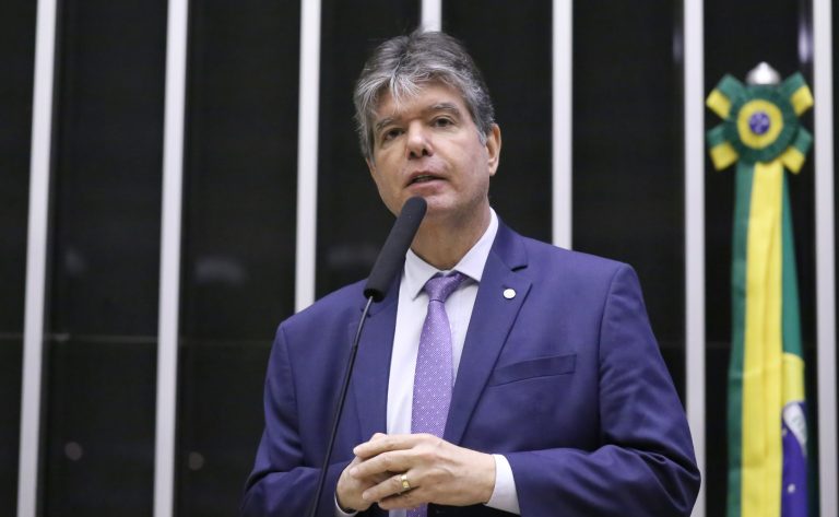 Comissão aprova aumento de pena para bullying: de multa para até 2 anos de prisão