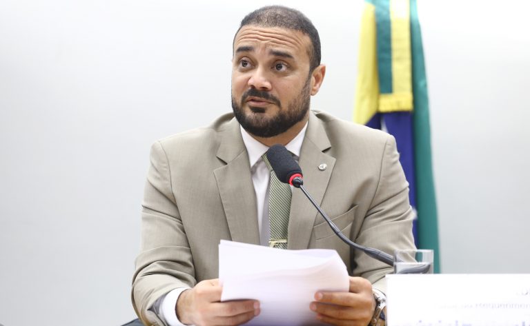 Comissão aprova auxílio para famílias de policiais mortos em serviço