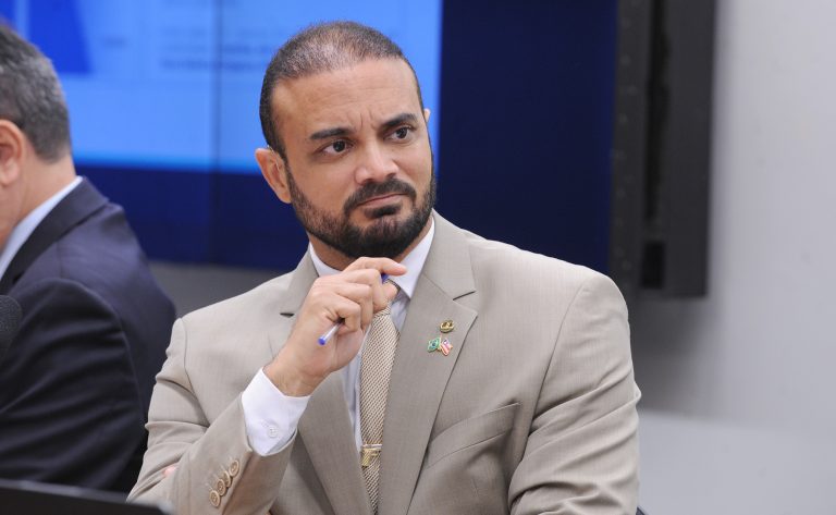 Comissão aprova bolsa-desempenho de 20% do salário para segurança pública