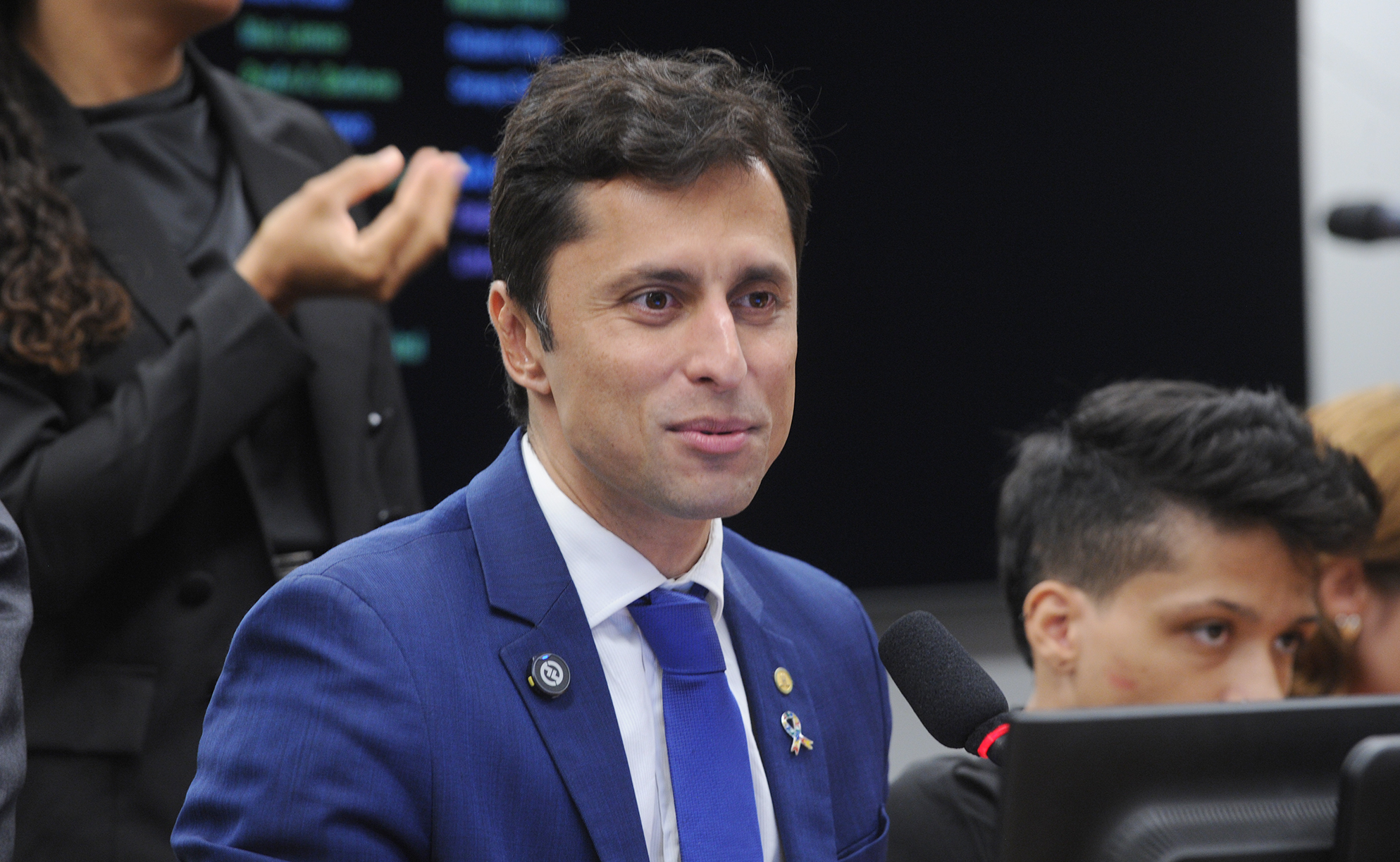 Comissão aprova CNH gratuita para pessoas com deficiência de baixa renda