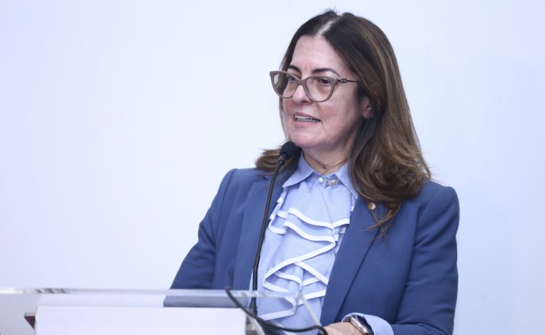 Comissão aprova coleta domiciliar de exames para pacientes com dificuldade