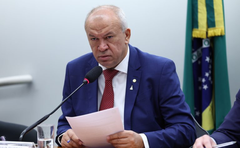 Comissão aprova cota de 15% no Minha Casa, Minha Vida para famílias até R$ 1,8 mil