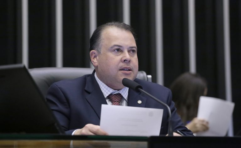 Comissão aprova criminalização da sextorsão com pena de até 12 anos