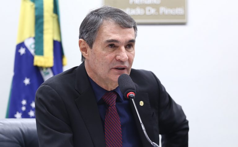 Comissão aprova diretrizes para turismo inclusivo de pessoas autistas