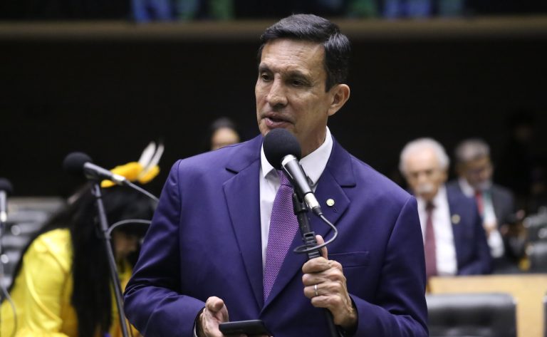 Comissão aprova estudo obrigatório sobre tecnologia digital nas escolas