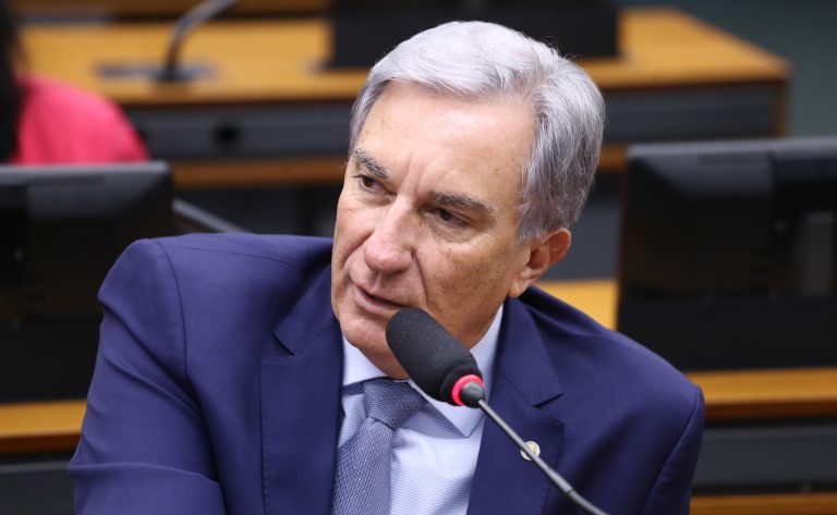 Comissão aprova fim da distinção entre elevador social e de serviço