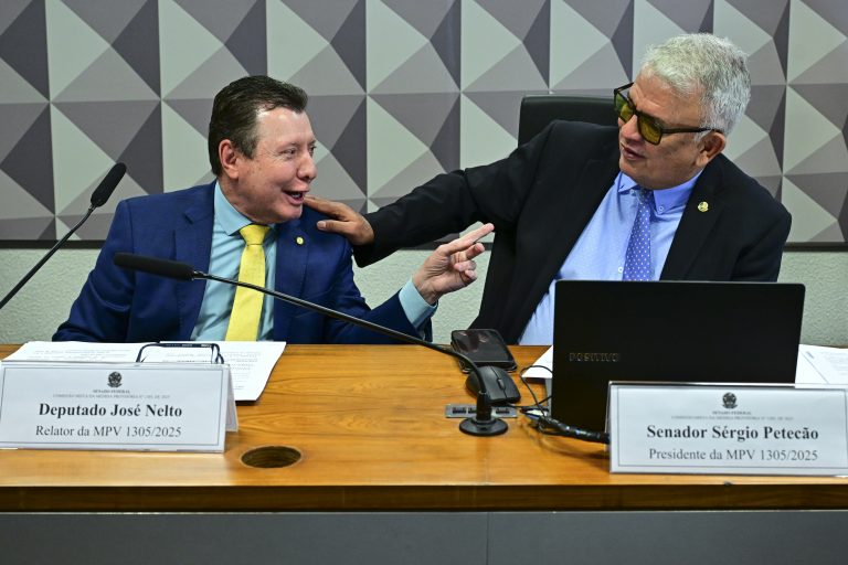 Comissão aprova fim da taxa de verificação de taxímetros por cinco anos