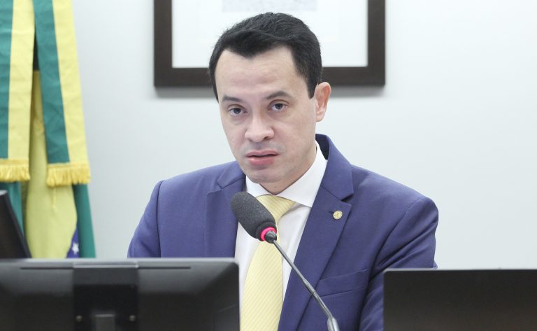 Comissão aprova formação obrigatória de professores em educação inclusiva