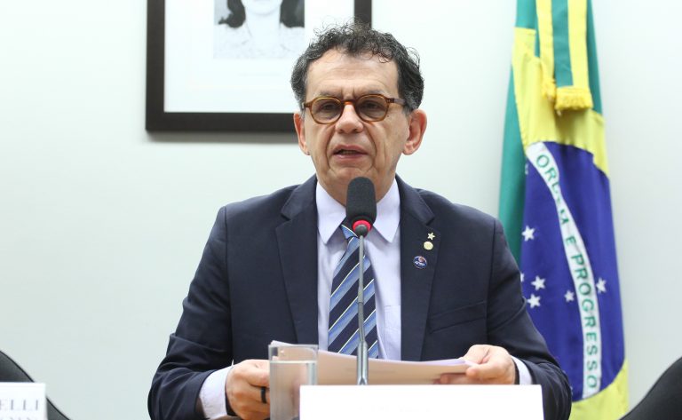 Comissão aprova gratuidade de documentos pessoais para idosos