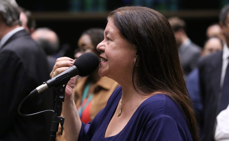 Comissão aprova gratuidade em campeonatos esportivos para crianças de baixa renda