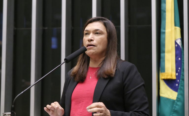 Comissão aprova inclusão digital nos municípios com 30% dos recursos do Fust