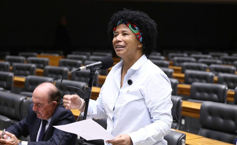 Comissão aprova isenção de impostos para adaptação de carros de PcD