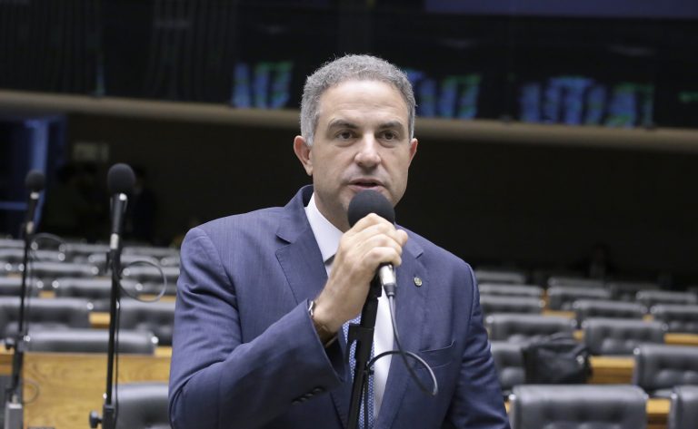 Comissão aprova manutenção de auxílio-alimentação durante férias e faltas