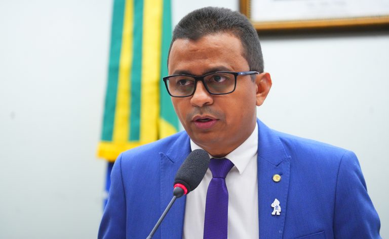 Comissão aprova máquinas de cartão acessíveis para deficientes visuais