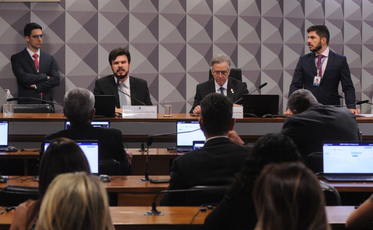 Comissão aprova MP que isenta famílias de baixa renda da conta de luz com consumo até 80 kWh