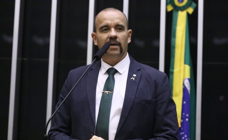 Comissão aprova mudança em pensões de militares estaduais com integralidade