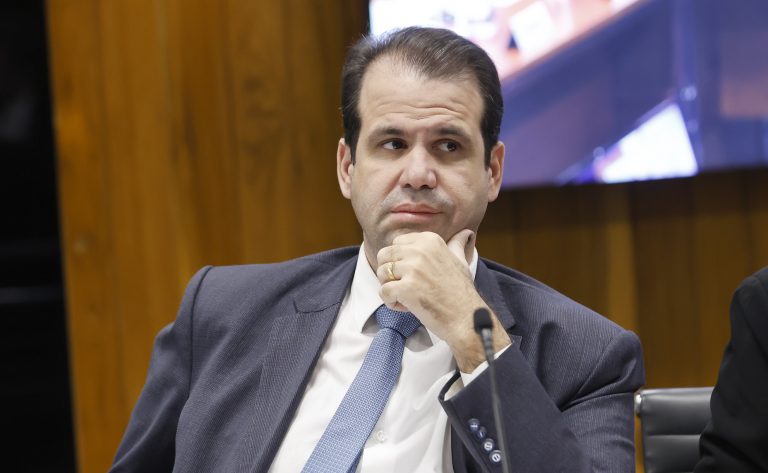 Comissão aprova obrigatoriedade de informações de calibragem em equipamentos de radioterapia