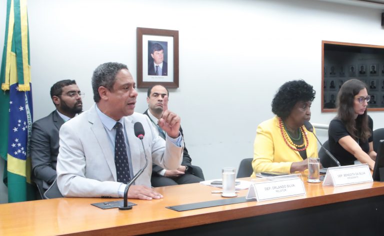 Comissão aprova PEC que define igualdade racial como direito fundamental