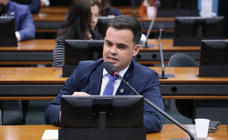 Comissão aprova porte de arma para médicos veterinários em áreas rurais