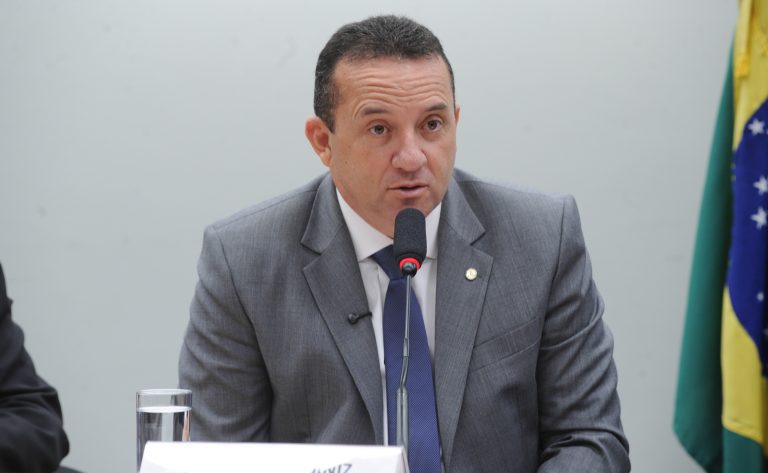 Comissão aprova prazo de 24h para retomada de telecomunicações após pagamento