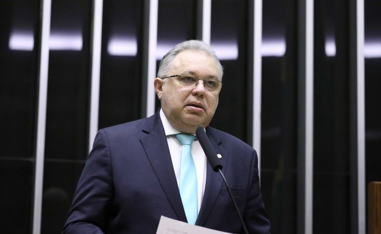 Comissão aprova processo seletivo obrigatório para convênios públicos