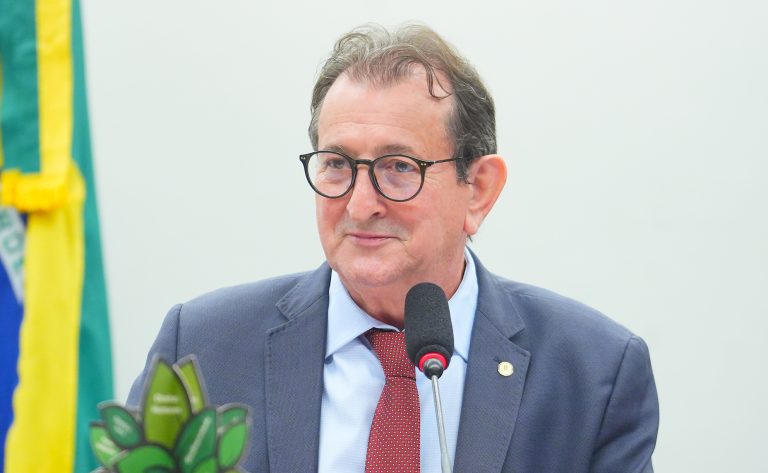 Comissão aprova proibição da pesca de cavalos-marinhos e peixes-cachimbo