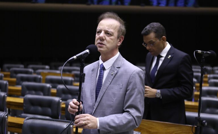 Comissão aprova proibição de contratação de condenados por crimes sexuais na educação