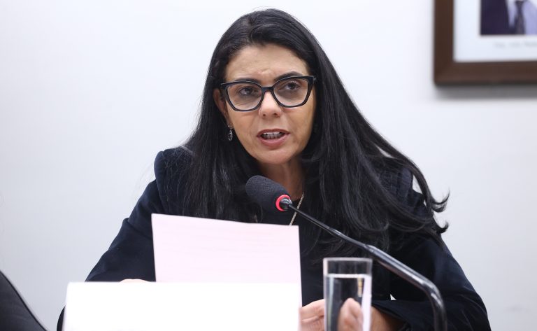 Comissão aprova proibição de nomeação de condenados por racismo e violência doméstica