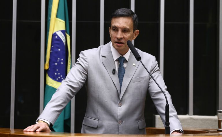 Comissão aprova projeto para engajar alunos no cuidado com espaço escolar