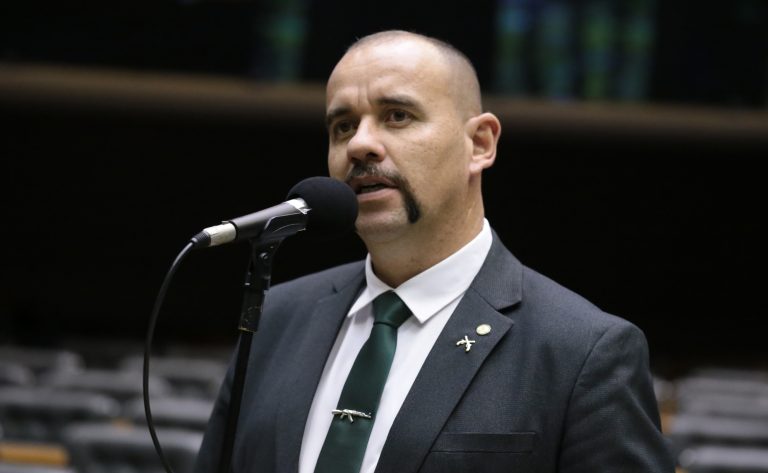 Comissão aprova projeto que impede pedófilos de saírem da prisão para tratamento