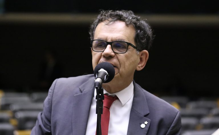 Comissão aprova projeto que proíbe demissão arbitrária de concursados em estatais