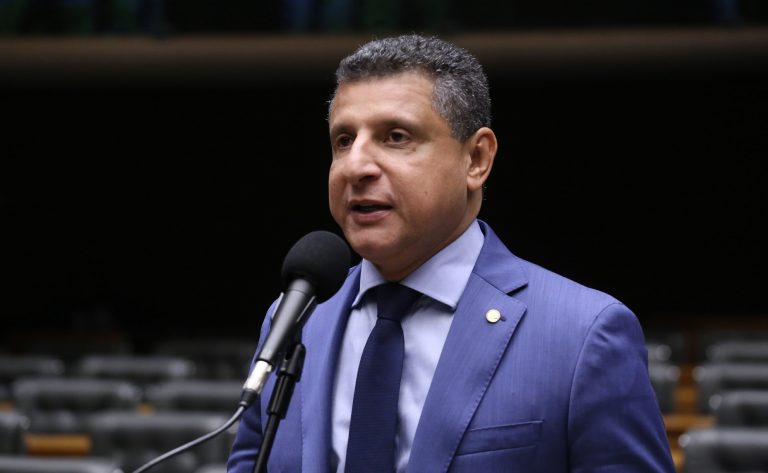 Comissão aprova proteção contra violência em serviços de saúde para crianças