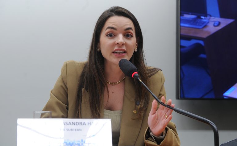 Comissão aprova provadores adaptados para pessoas com deficiência em lojas